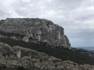 Massif Sainte Baume : Du pont des Encanaux au pic de Bertagne