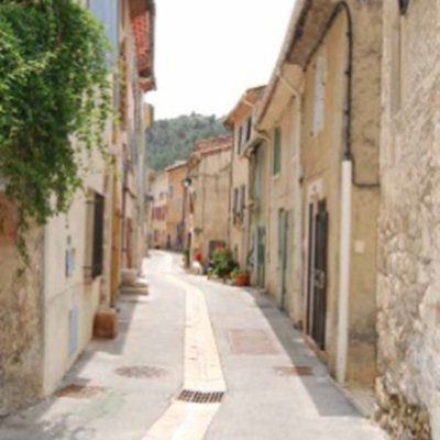 Bouches-du-Rhône en Paysages - Meyrargues, du centre ancien au Grand Vallat