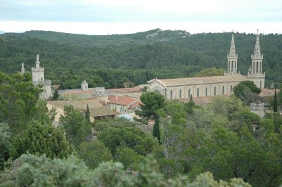 Boulbon - Montagnette : L'abbaye de St Michel de Frigolet