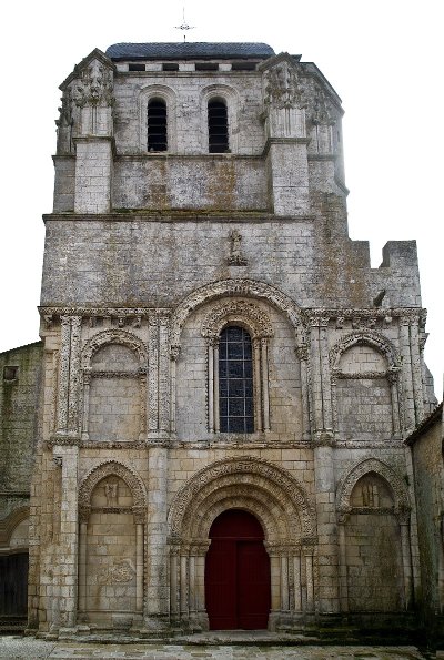 Eglise Saint-Nazaire de Corme-Royal