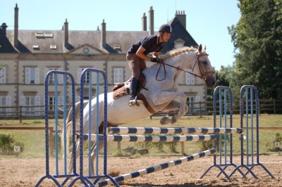 Écuries du Château d'Ygrande