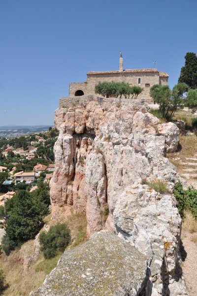 Le Rocher De Vitrolles