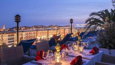 Aston Club & Moon Bar