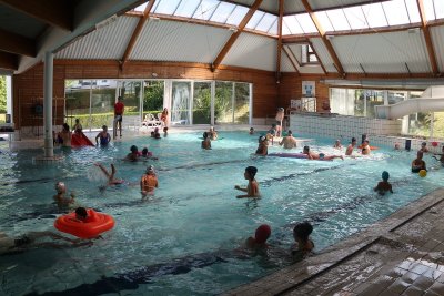 Piscine base de loisirs de plein air
