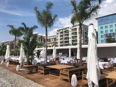 Les Canailles Lounge Beach