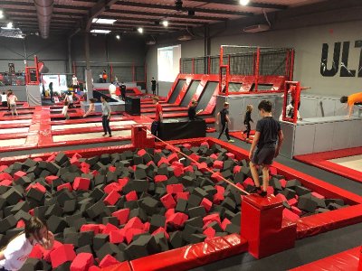 TRAMPOLINE PARK ULTRA JUMP TOULOUSE AUX MINIMES