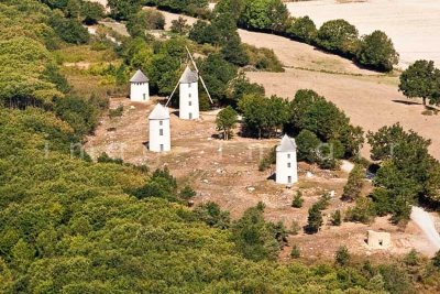 LA COLLINE DES MOULINS