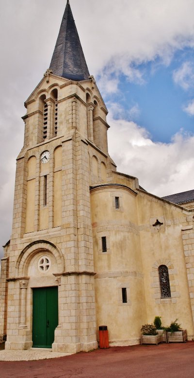 Église Saint Pierre (de Martinet)