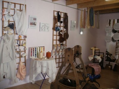 Musée des fibres et textiles et vie de la fermière