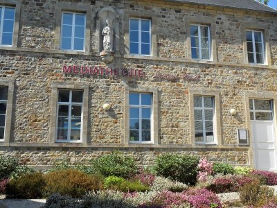 Saint-Sauveur-le-Vicomte < > La Haye-du-Puits