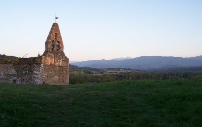 LA MOTTE FÉODALE - CHAPELLE CASTRALE
