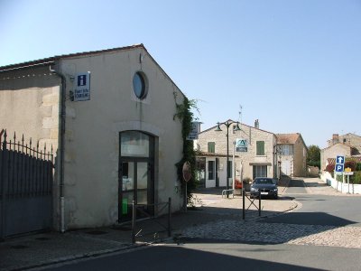 Médiathèque municipale Théophile Mandineau de Courçon