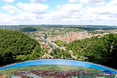 Point de vue et table d'orientation à Villefranche-de-Rouergue
