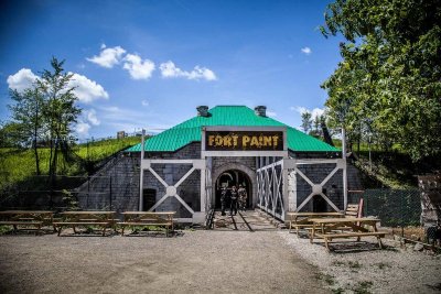 Fort escape et fort paint