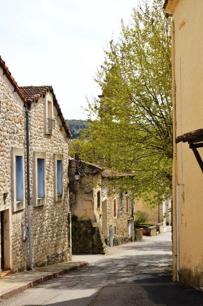 Randonnée de silhouettes en silhouettes : Au gré des ruelles et sentiers