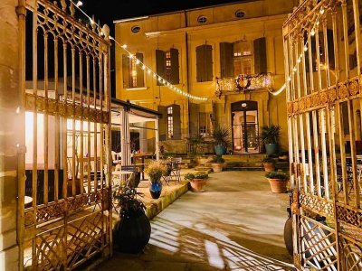 Maison Mistral, Bistrot les Pieds dans l'eau