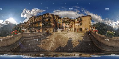 Ciassa Soutana / Place de la République