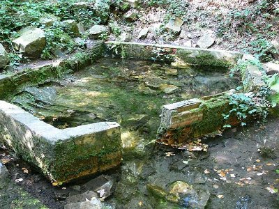 Les Gorges de Villiers - Point 4 La fontaine de chaude eau ou chaude fontaine