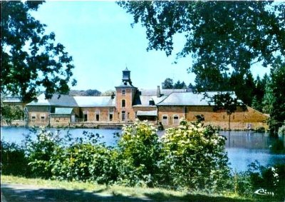 La ferme et le château de la Motte***