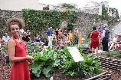 Le jardin médiéval et sa roseraie