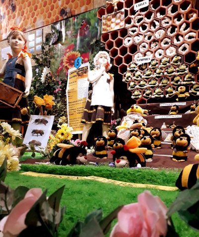 Visite guidée et atelier fabrication d'une bougie au musée des abeilles