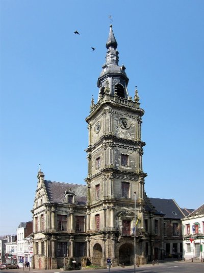 Hôtel de ville et beffroi du Câteau