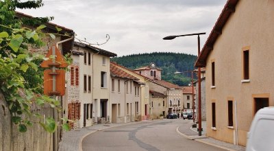 Village de Saint-Priest-la-Prugne