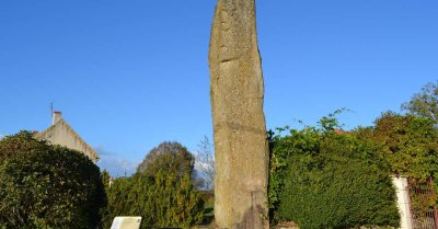Menhir dit la "Pierre-aux-Fées"