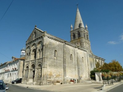 Eglise Saint-Cybard de Roullet St-Estèphe