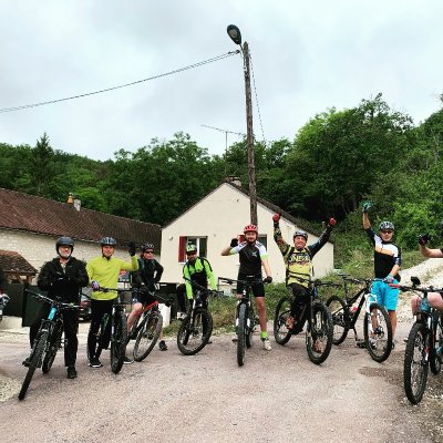 Location de VTT à assistance électrique - À la découverte du vignoble Chablisien avec Marc Colin