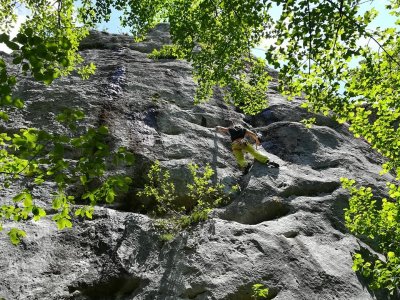 Rocher d'escalade de Péreille