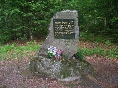 Monuments du col de la vierge