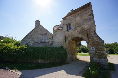 Abbaye - Forteresse de Saint Jean aux Bois
