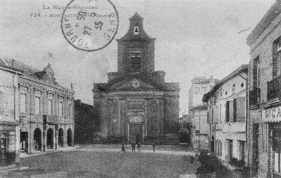 LA MAIRIE ET SA PLACE
