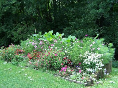 BAZEILLES, Ville Fleurie "3 Fleurs"