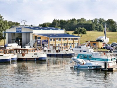 Location de bateaux Kuhnle-Tours
