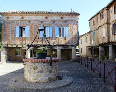 Village de Montdragon