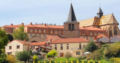Village de Caractère - Ambierle