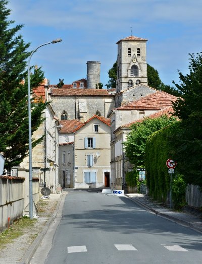 Village des Coteaux du Blanzacais