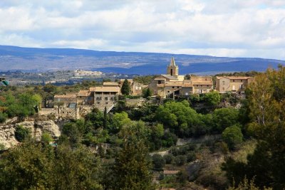 Le village de Venasque