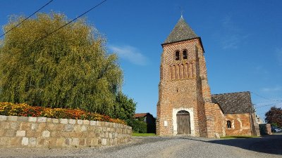Église fortifiée Saint-Quentin (vue extérieure)
