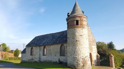 Église fortifiée Saint-Médard (vue extérieure)
