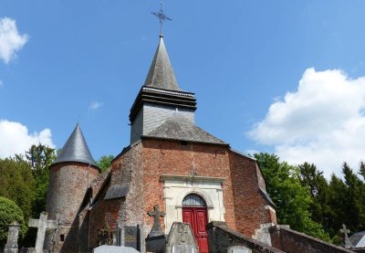 Église fortifiée Saint-Nicolas (vue extérieure)