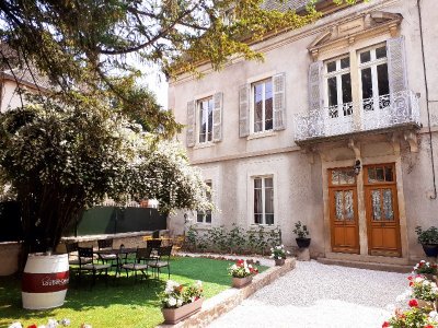 Cave "Les Ateliers du Vin et de l'Art"( by Maison Billy)