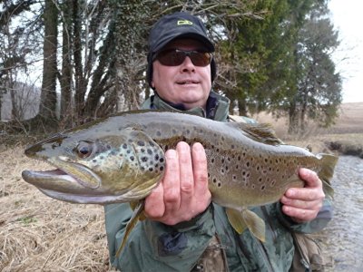 Bourgogne Pêche François Deline moniteur guide de pêche professionnel