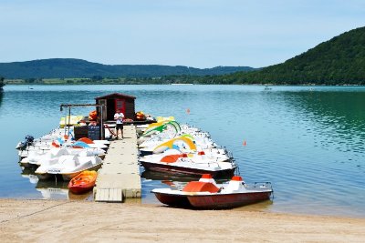 Plage du Domaine de Chalain