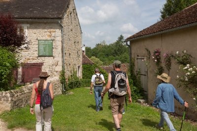 Randonnée en itinérance : De Saint-Benoit à Angles, deux des plus beaux villages de France