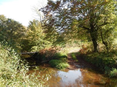 Balade à pied à Roussines - La vallée du Portefeuille