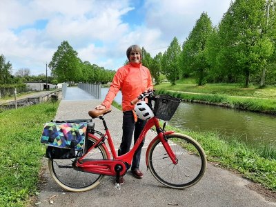 Pédaler au bord du Canal de Berry