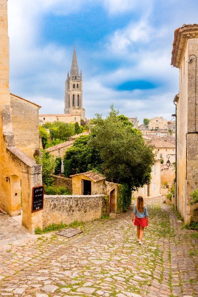 Iconiques à vélo : L'église monolithe de Saint-Emilion